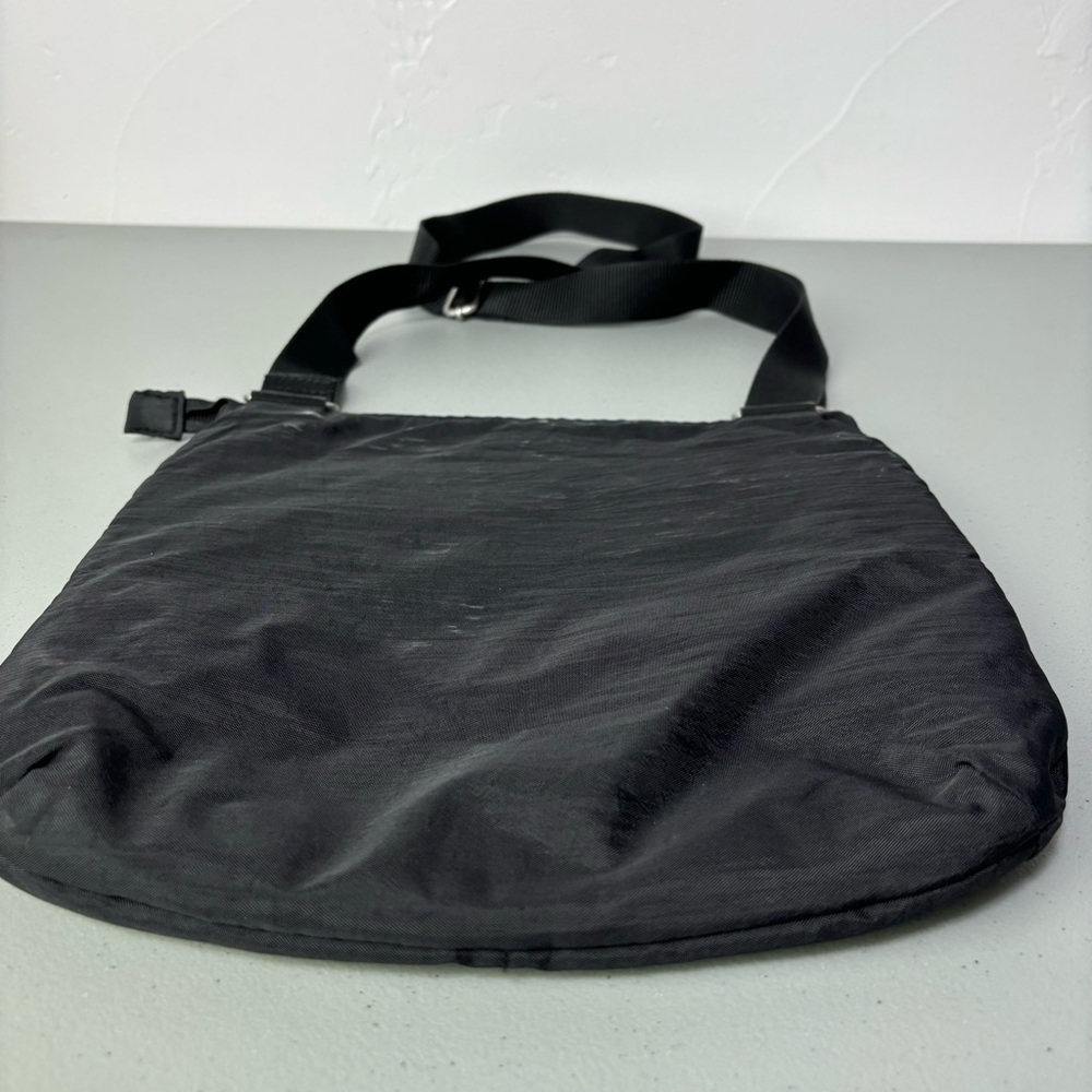 Baggallini Black Nylon Crossbody Purse Shoulder Strap Zip Closure - Picture 9 of 13